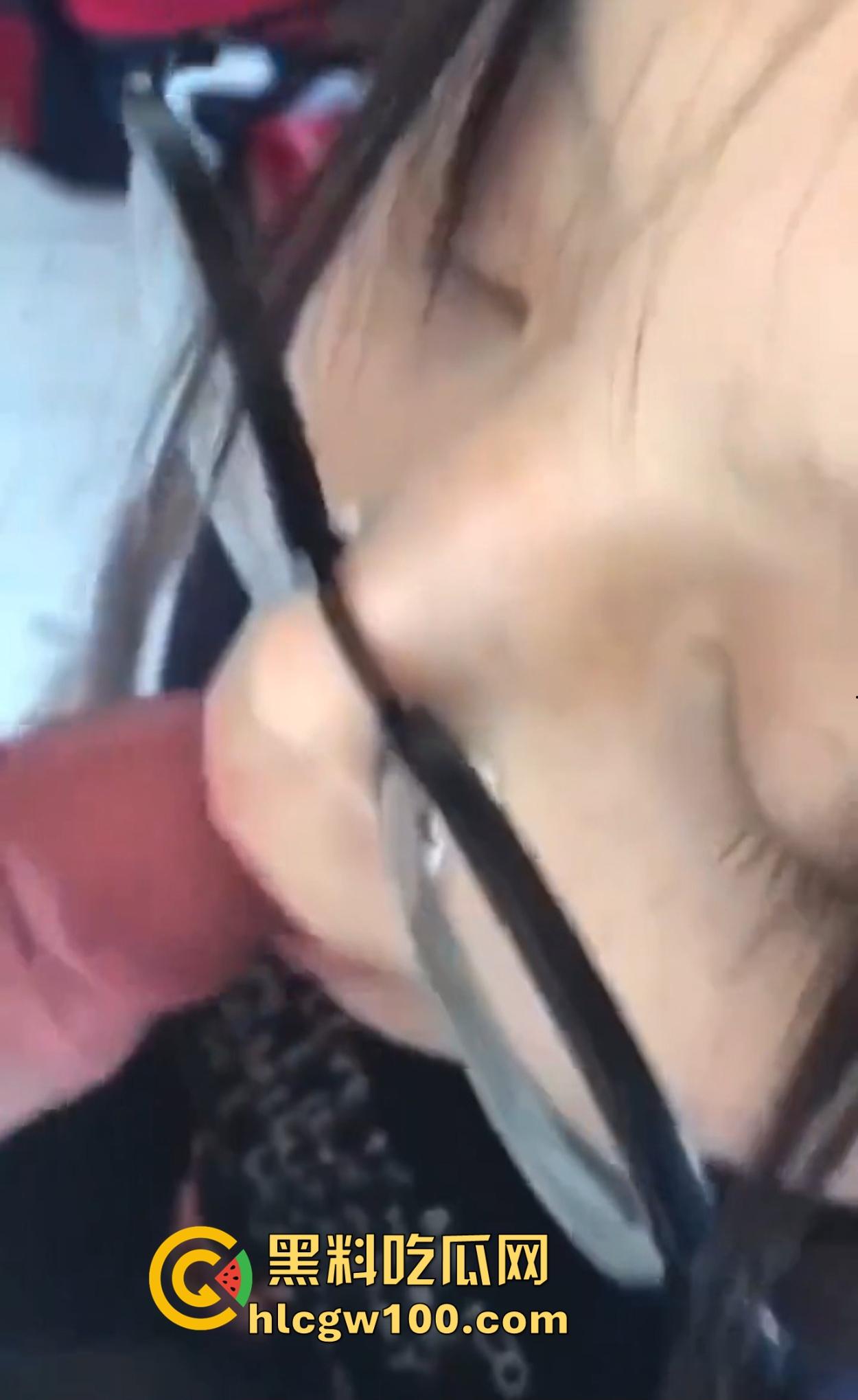 学生下课激情上演楼道口爆,下课十分钟都不放过,楼道口活展示1分钟搞定,剩下时间还能谈情说爱!-9