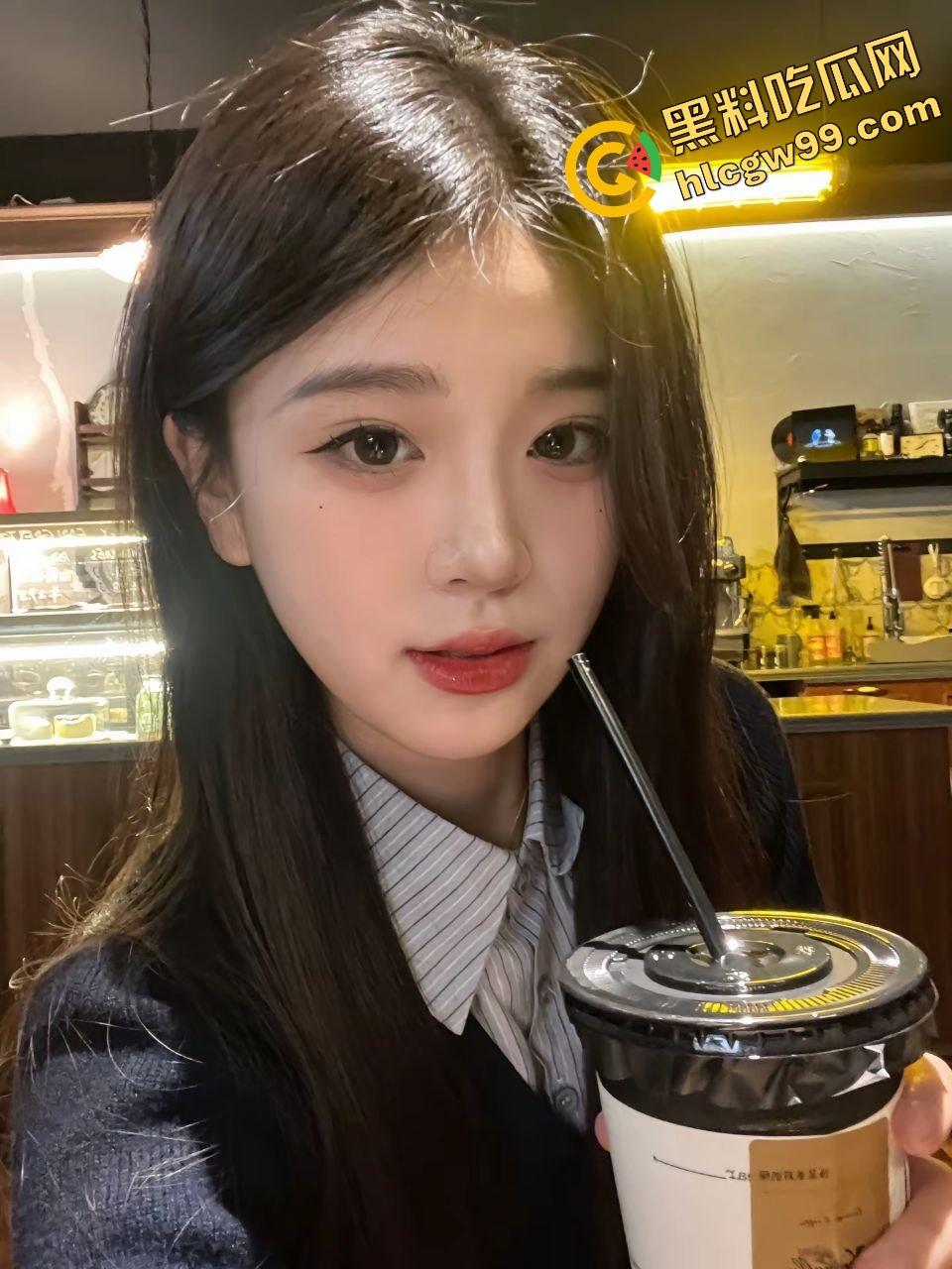 哈工大反差女大露出癖母狗『林楚涵』宿舍内刺激露奶,骚闺蜜帮拍渔网站立后入暴操!独家曝光流出!-4