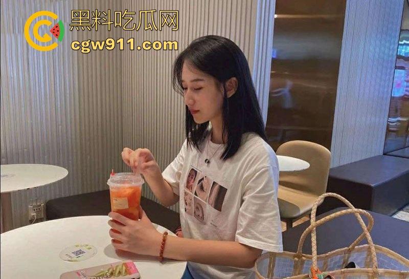 安徽大学骚货辅导员,被前男友网盘爆出火辣床戏,露脸深喉展示高超口技,热精喷射如炮弹射满小腹!-1