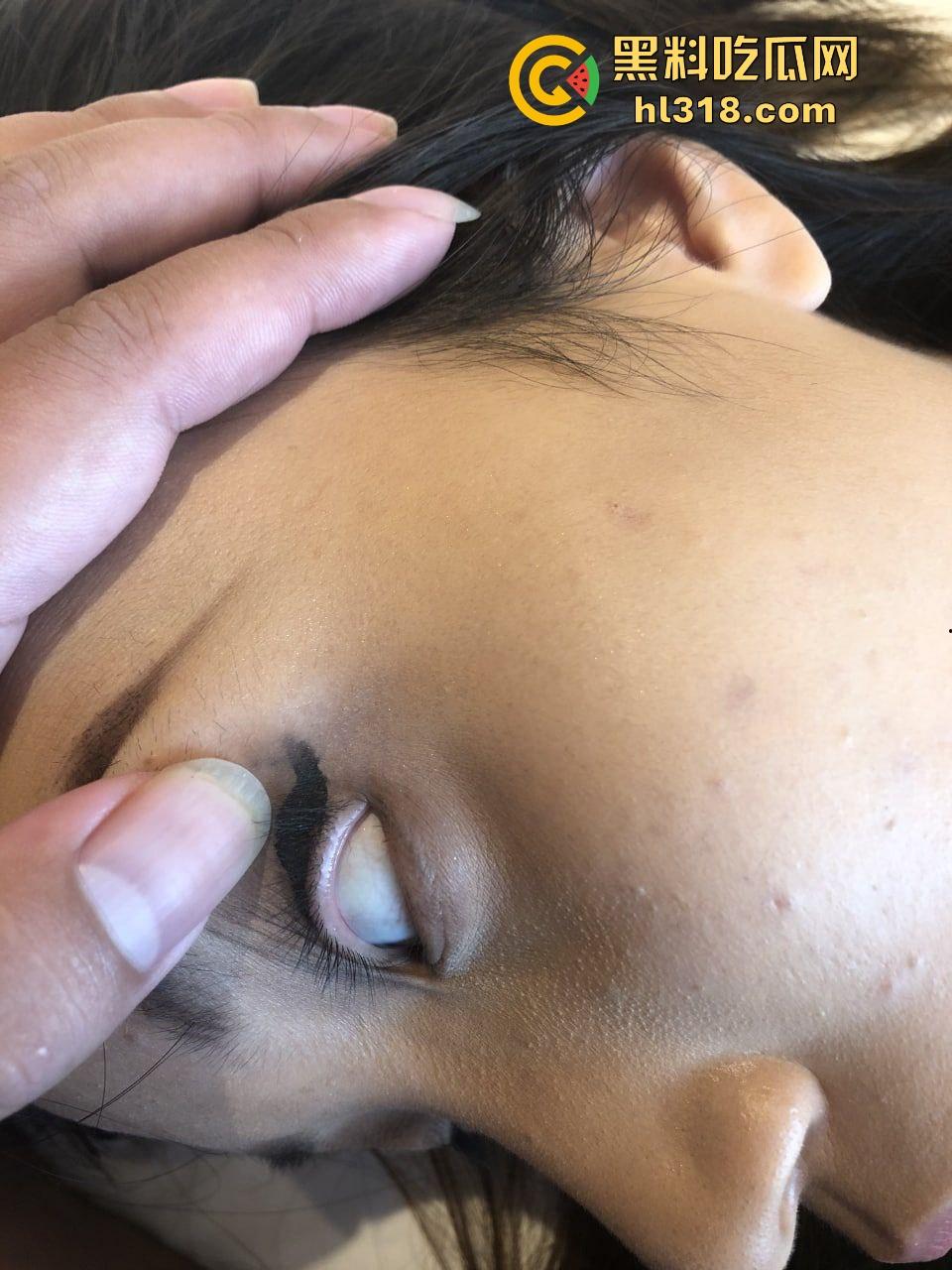 真实迷奸英语补习老师,以辅导孩子功课为由下药迷奸,还在来m没办法只能口爆颜射了!-8