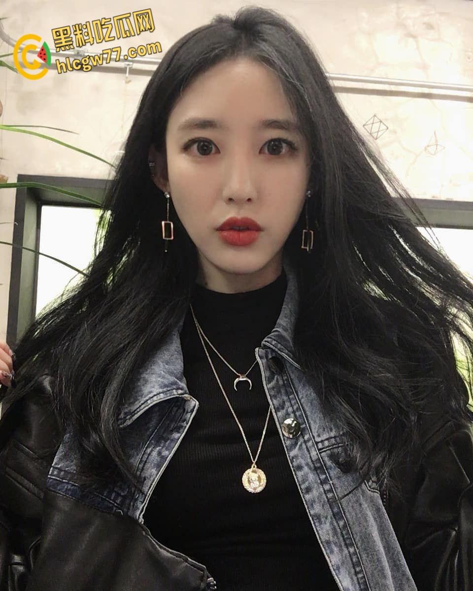 韩国风骚人妻露脸自拍,长腿反差尤物情趣诱惑,淫叫水多掀情欲巅峰!-3