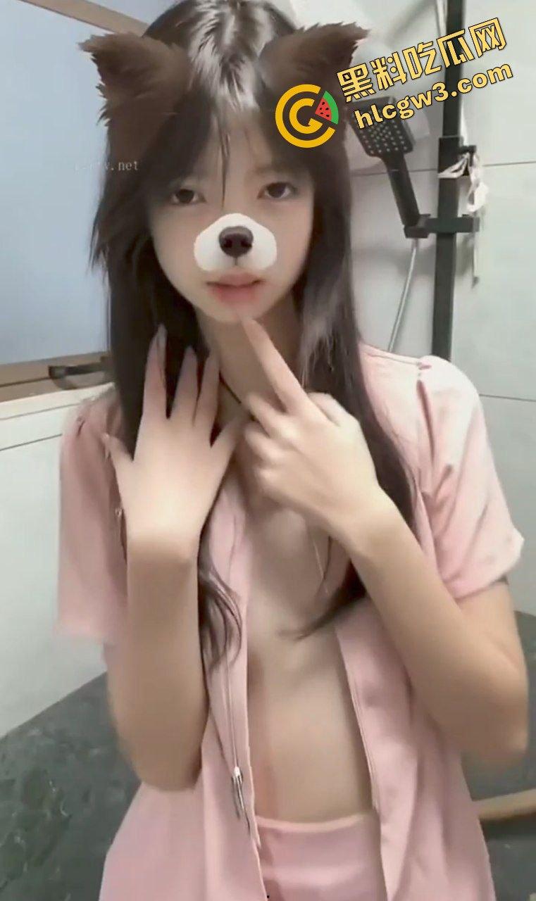 抖音清纯可爱嫩妹反差网红『悲伤小云吞』定制裸露骚舞 酒店浴缸裸奶自拍 独家原创曝光!-5