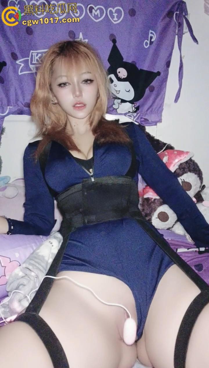 少萝福利姬【muming8891】,极品俏脸配硕大美乳,披淫装上演超淫COS秀,扯内裤跳蛋自慰,超萌骚的小尤物!-6