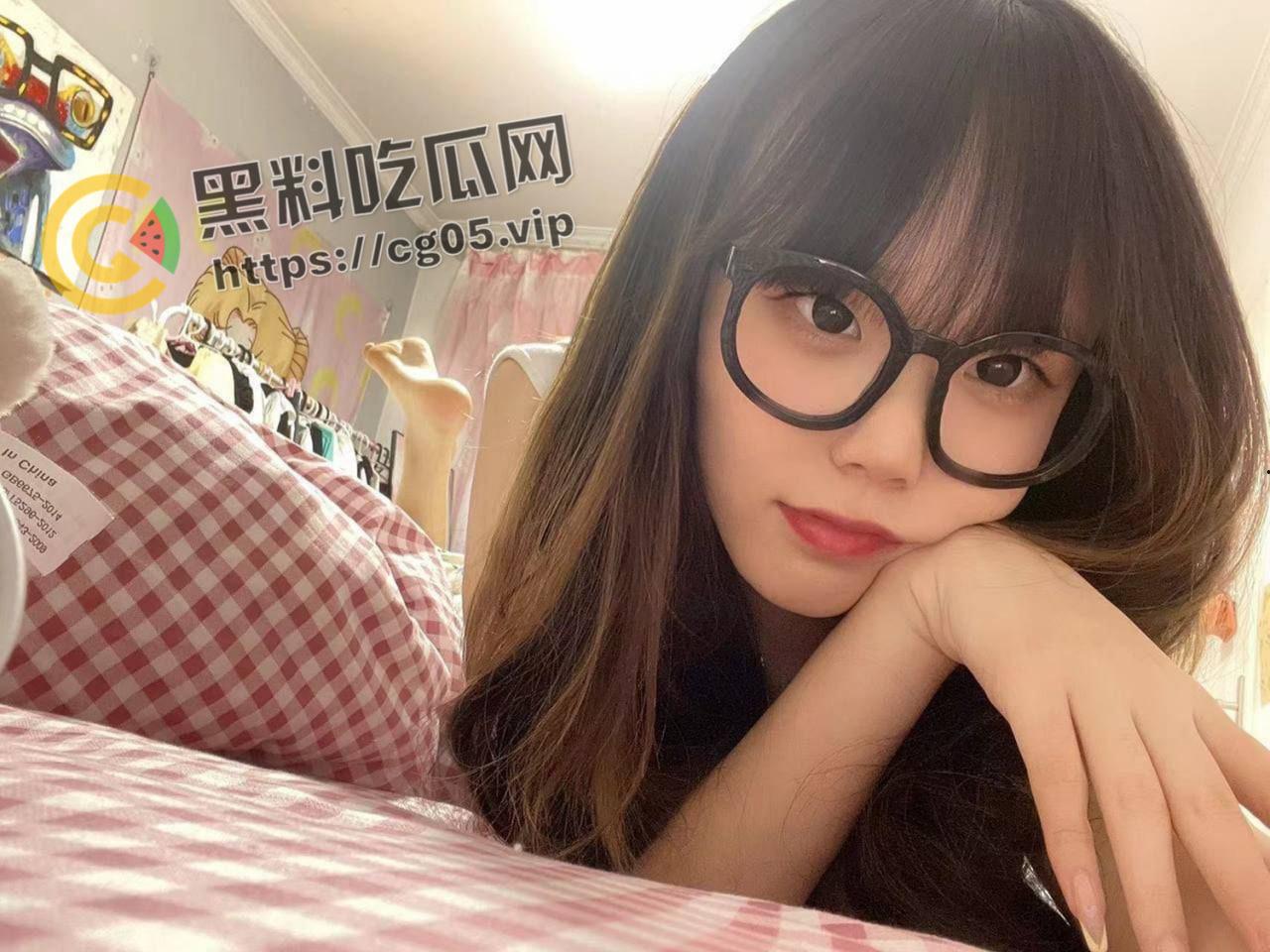 瓜友投稿!自家反差女友 ktv被捡尸博同情 多次出轨约炮死不悔改 天生贱母狗-1