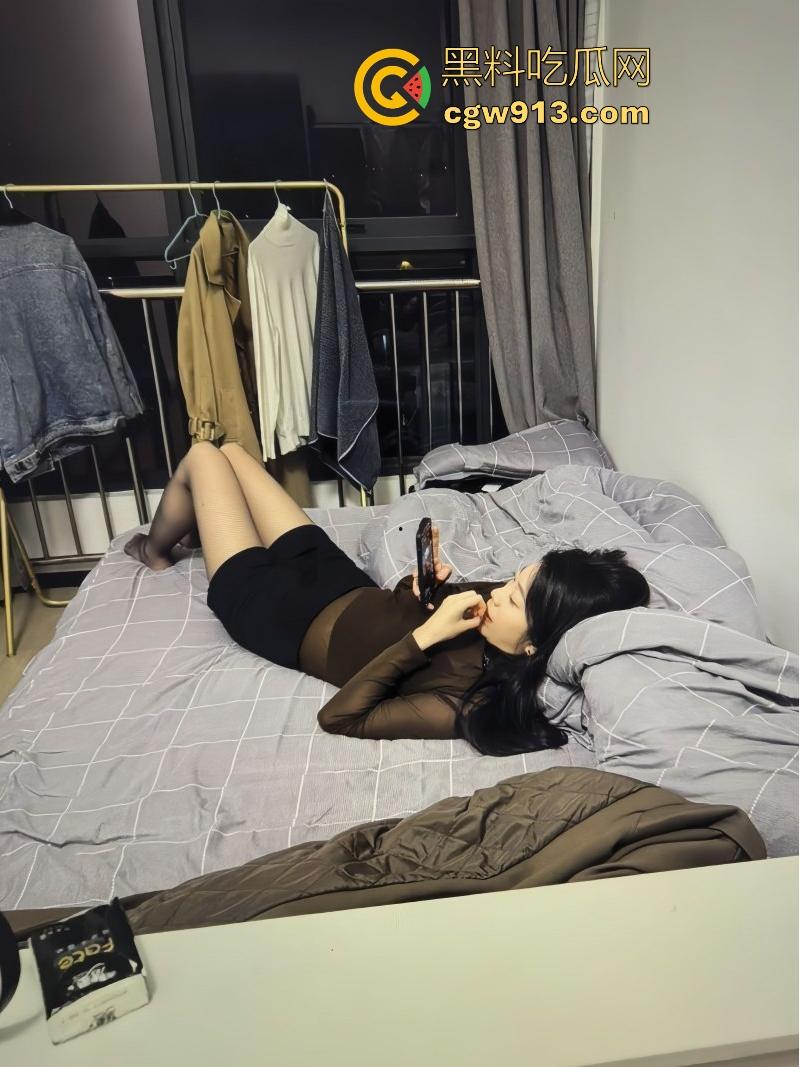 南京银行女职员【秦晓丹】酒店激情狂欢变换骚姿无套爆操,露脸深喉吞吐,成熟女人的魅力挡都挡不住!-5