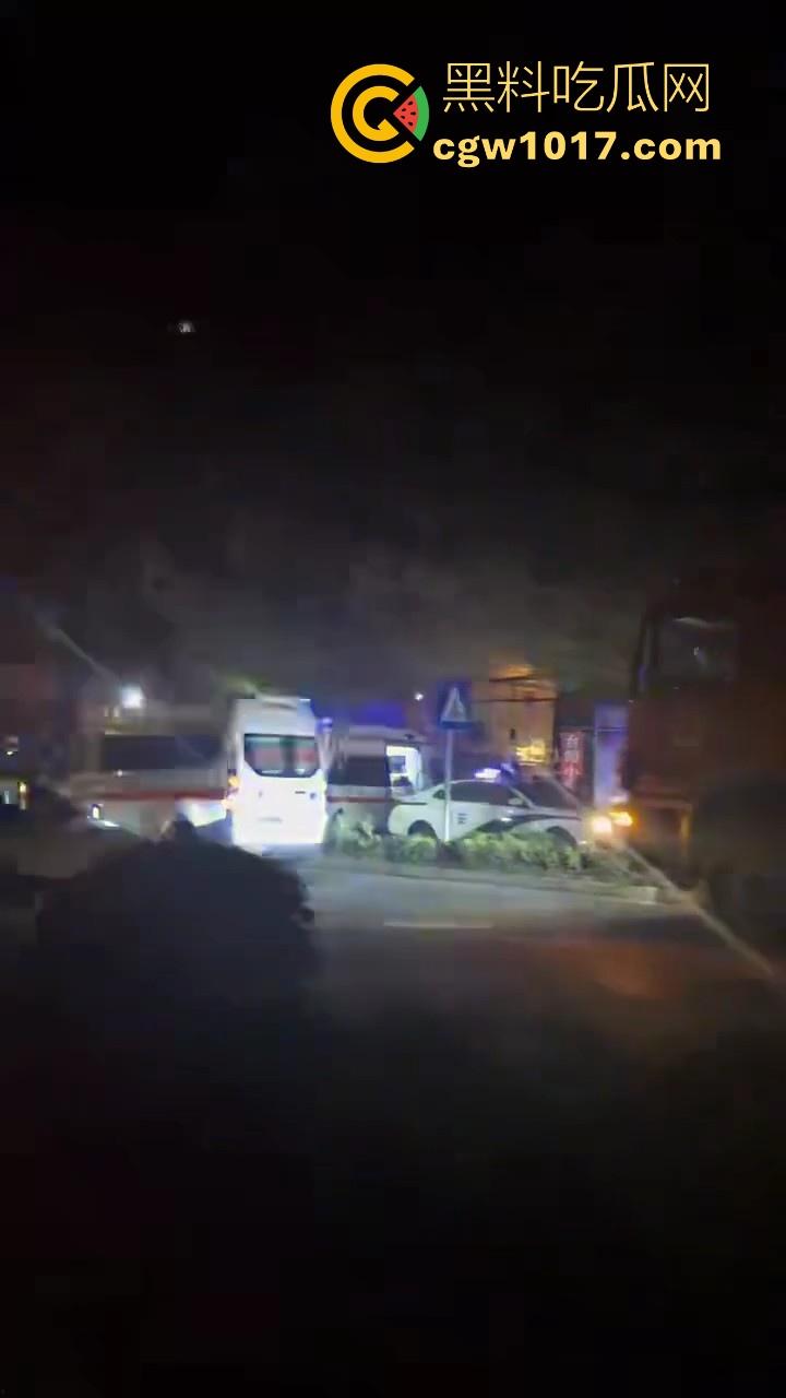 江苏丹阳一小区楼体发生沉降开裂,事故原因正在调查,还好没造成人员伤亡,所有居民已安全撤离!-4