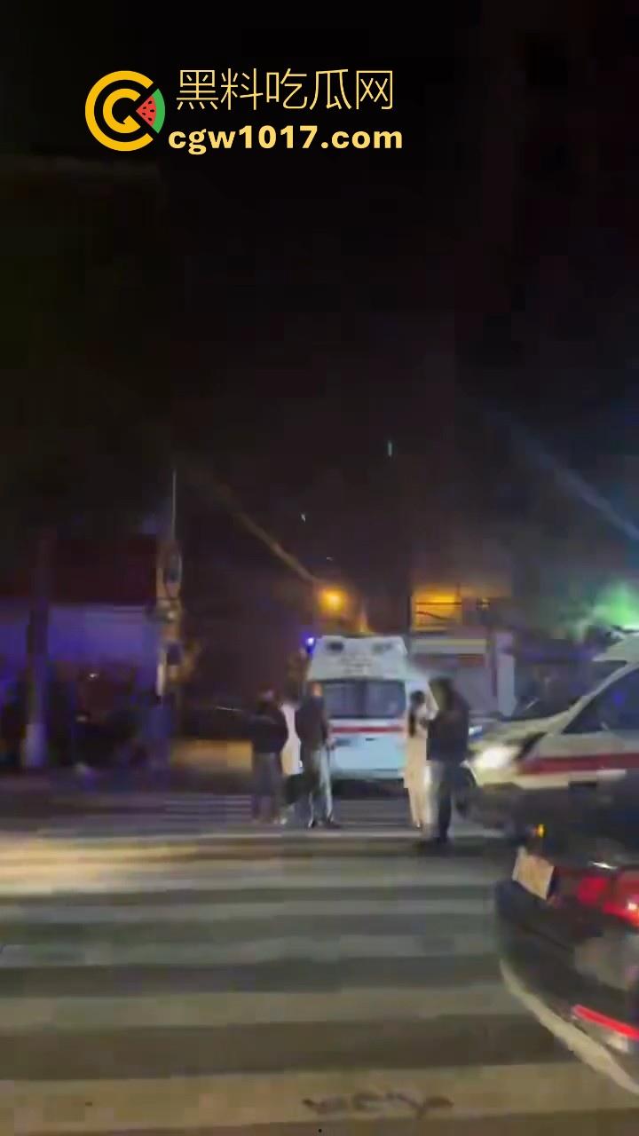 江苏丹阳一小区楼体发生沉降开裂,事故原因正在调查,还好没造成人员伤亡,所有居民已安全撤离!-6