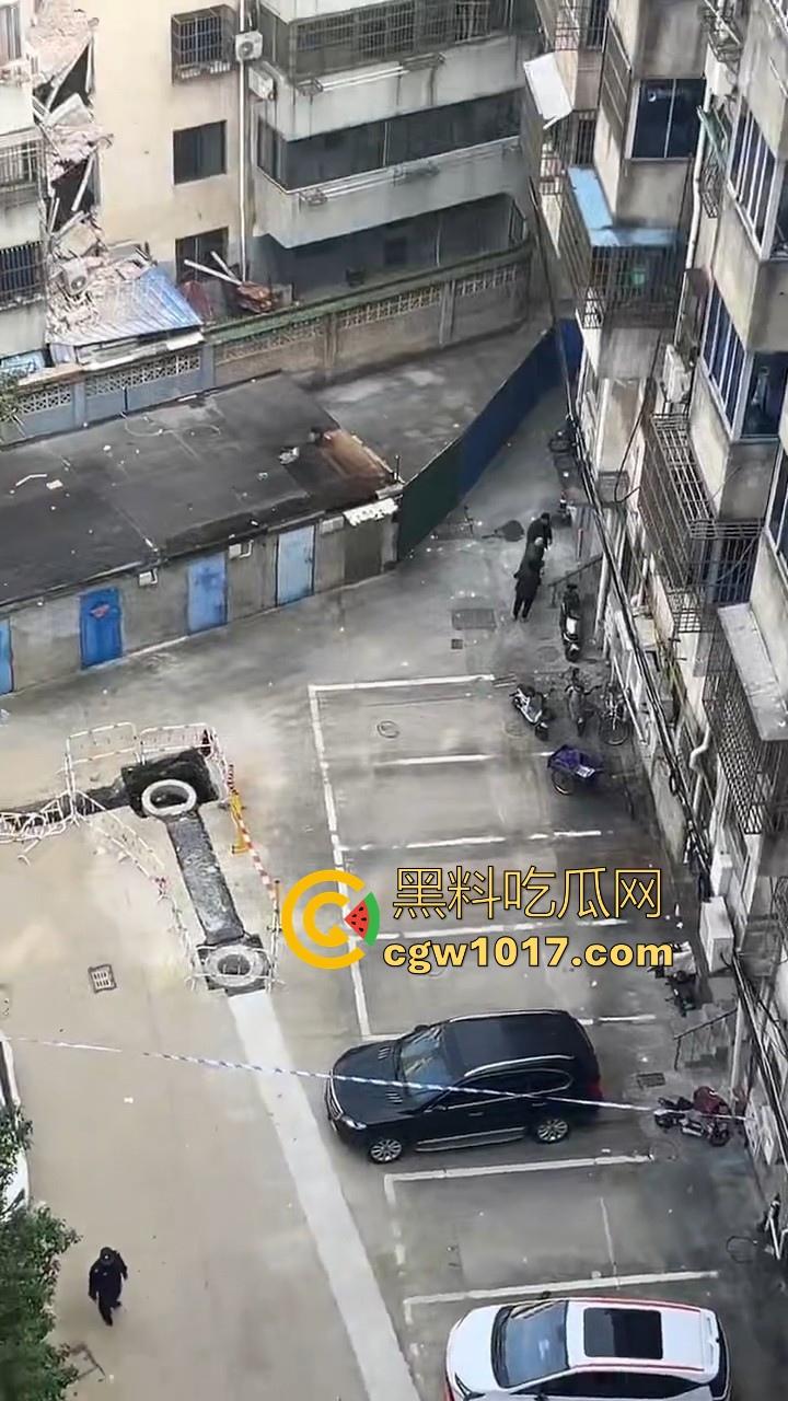 江苏丹阳一小区楼体发生沉降开裂,事故原因正在调查,还好没造成人员伤亡,所有居民已安全撤离!-10