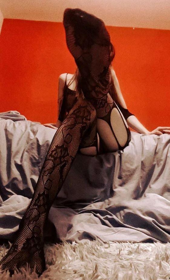 千呼万唤始出来，抖音“刘二萌”微密圈-3