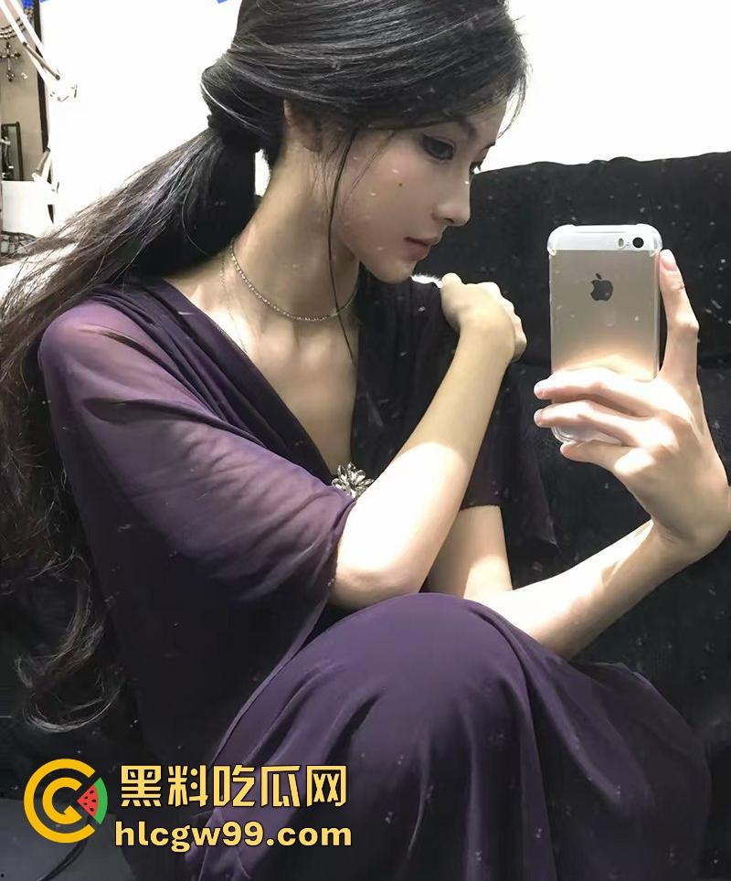 抖音高颜值网红【垚垚垚垚垚】一边直播一边被金主后入爆操,审核是睡着了吗 这都不封号?-4