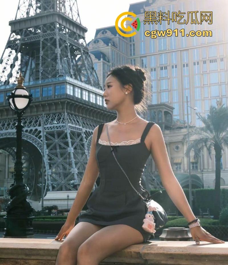 成都高颜值尤物【李曦奕】被男友双指扣穴狂插淫水四溢喷溅,口交深喉后入女上骑轮番上阵,十足的性瘾母狗!-2