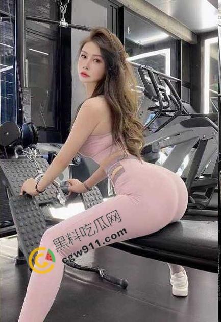 瑜伽房中的极限狂欢:36D模特女友练瑜伽时被男友揉奶抚穴,大肉棒猛插白虎美鲍,淫姿勾魂!-1