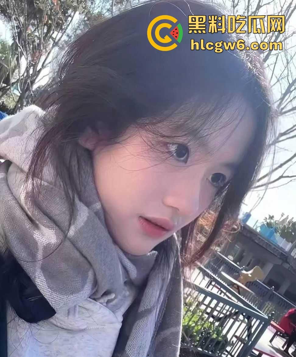 上海校花『 张瑜璇』卖身爆料,颜值天花板蜜桃臀辣到犯罪,颜值顶级推特线上开单,全程女上位坐到金主腿软!-9