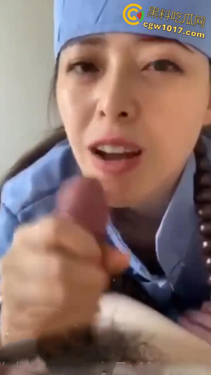 不负如来不负卿，尼姑也爱大阴茎，怼脸特写超绝口交技， 舔屌的表情骚到极致！-6