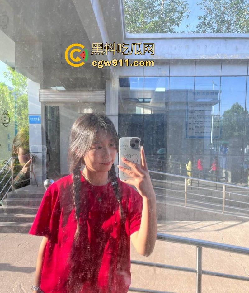 不是哥们!早知道这样我也玩原神啊!涉世未深清纯少女线下被游戏搭子后入猛操,小编现在就去下载!-5