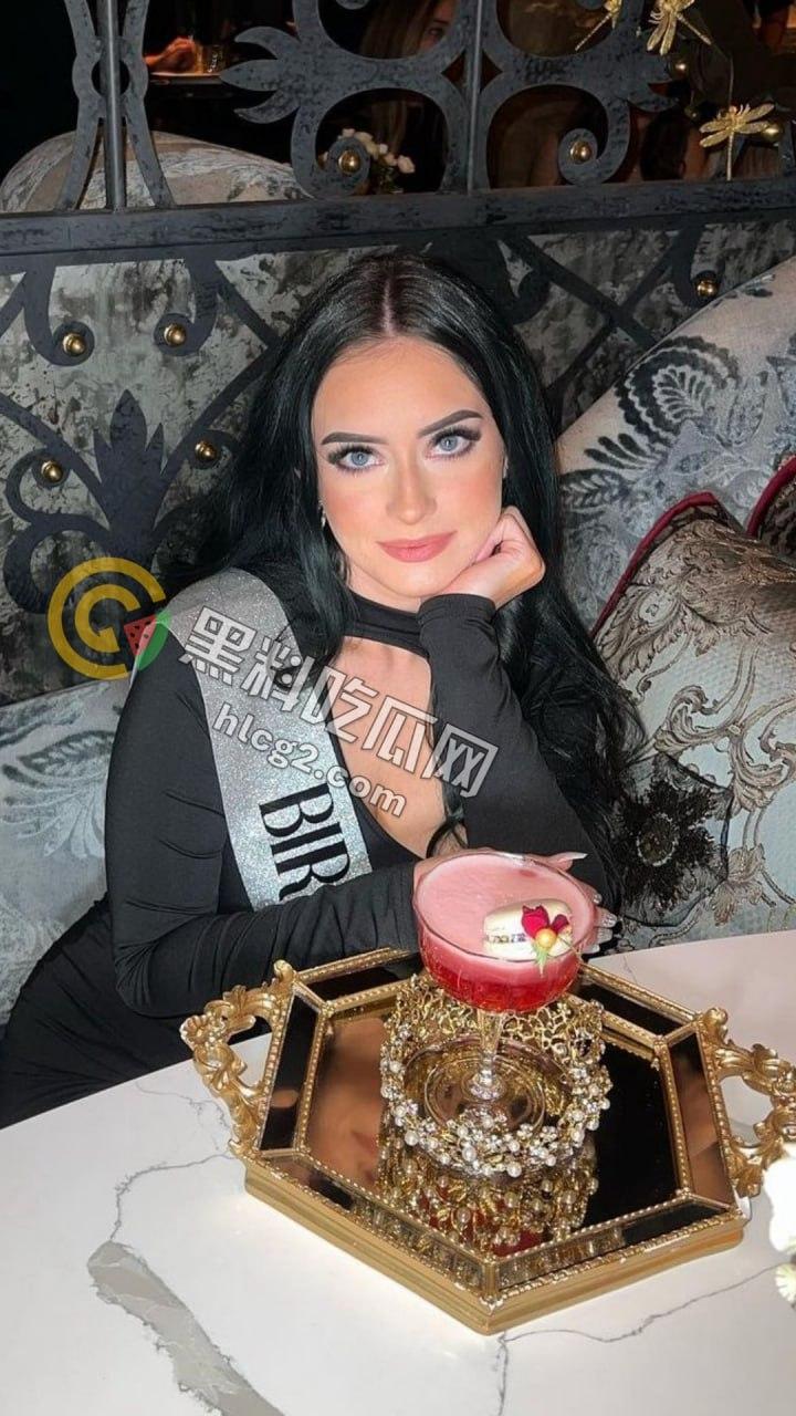 巴西模特找黑人做爱视频泄密：巨型鸡巴让她爽到翻白眼！-1