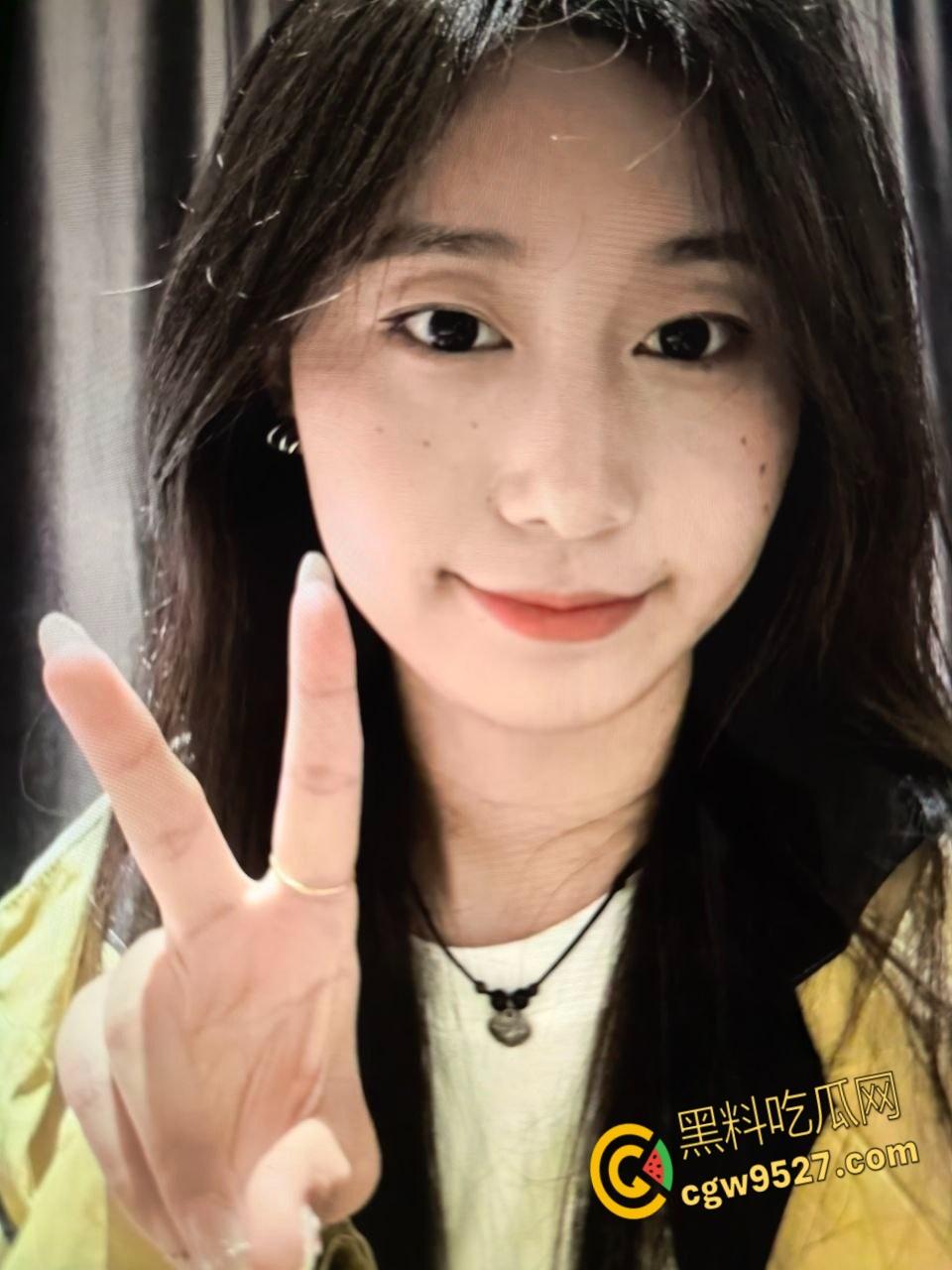 北京理工大学大二学妹【刘茹】,天天晒学生清纯人设,背地到处撩骚约炮,晚上酒店被金主疯狂爆操 !-4