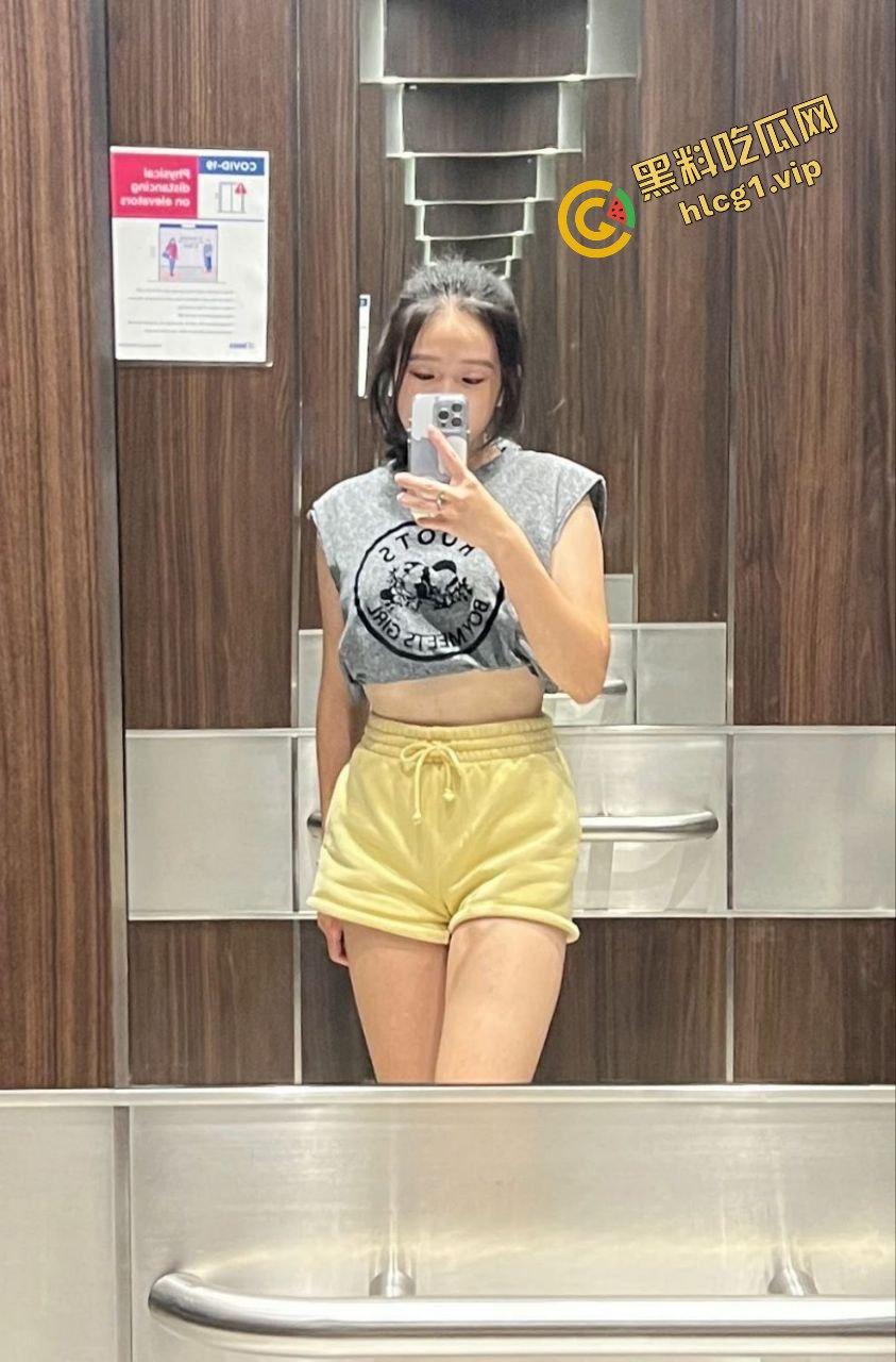 老挝反差肉肉女友『Judy』肥臀肥逼肉便器 酷爱吃鸡巴 淫荡至极!-1