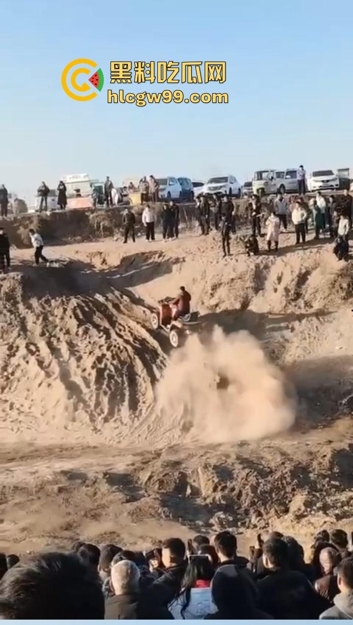 邯郸魏县飙车现场突袭,越野场地赛突遇警察突袭,猛禽油门踩到底,吓得差点侧翻!-3