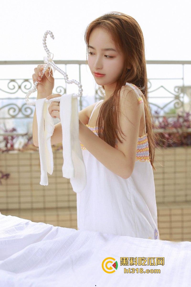 强上跟老公吵架的表姐,冷战期间来我家借住被我强行操了,从抗拒到迎合的转变,一炮泯恩仇!-2