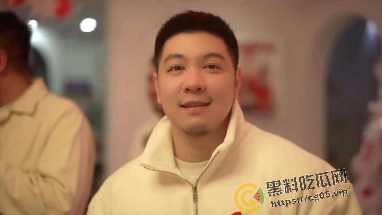 男同天团喜来登酒店大使套房欢度圣诞 爆操到肛门喷粪 画面惨不忍睹-7