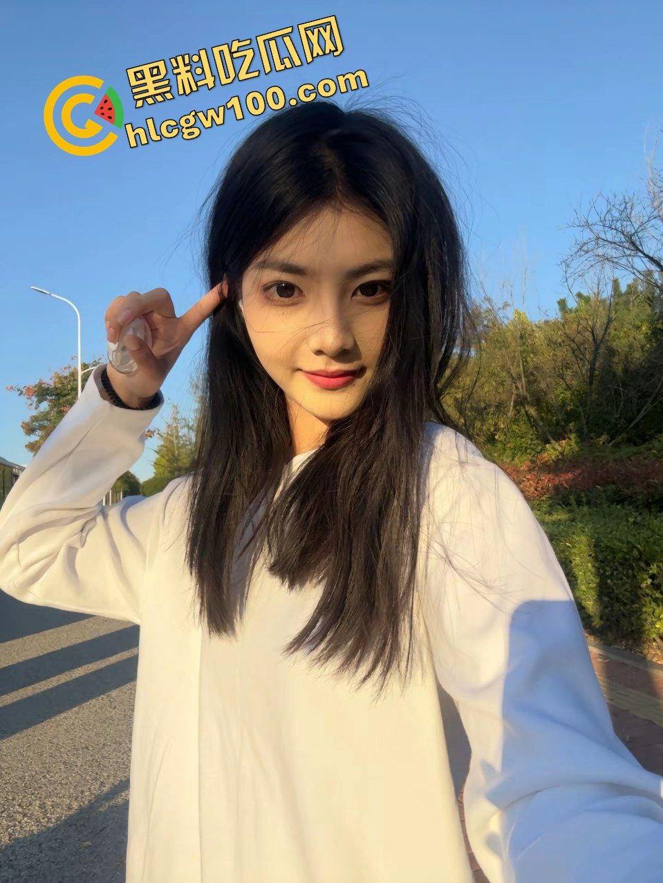 抖音清纯少女青春嫩妹女网红『孜由基』上大学发骚发情 约炮大哥诱惑吃鸡娇喘操逼!原创独家曝光!-5