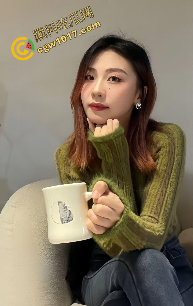 浙江超美人妻【赵婉茜】背着老公约炮被曝,翘臀细腰骚浪入骨,超大鸡巴按头深喉,各种羞耻姿势高潮腿软!-2