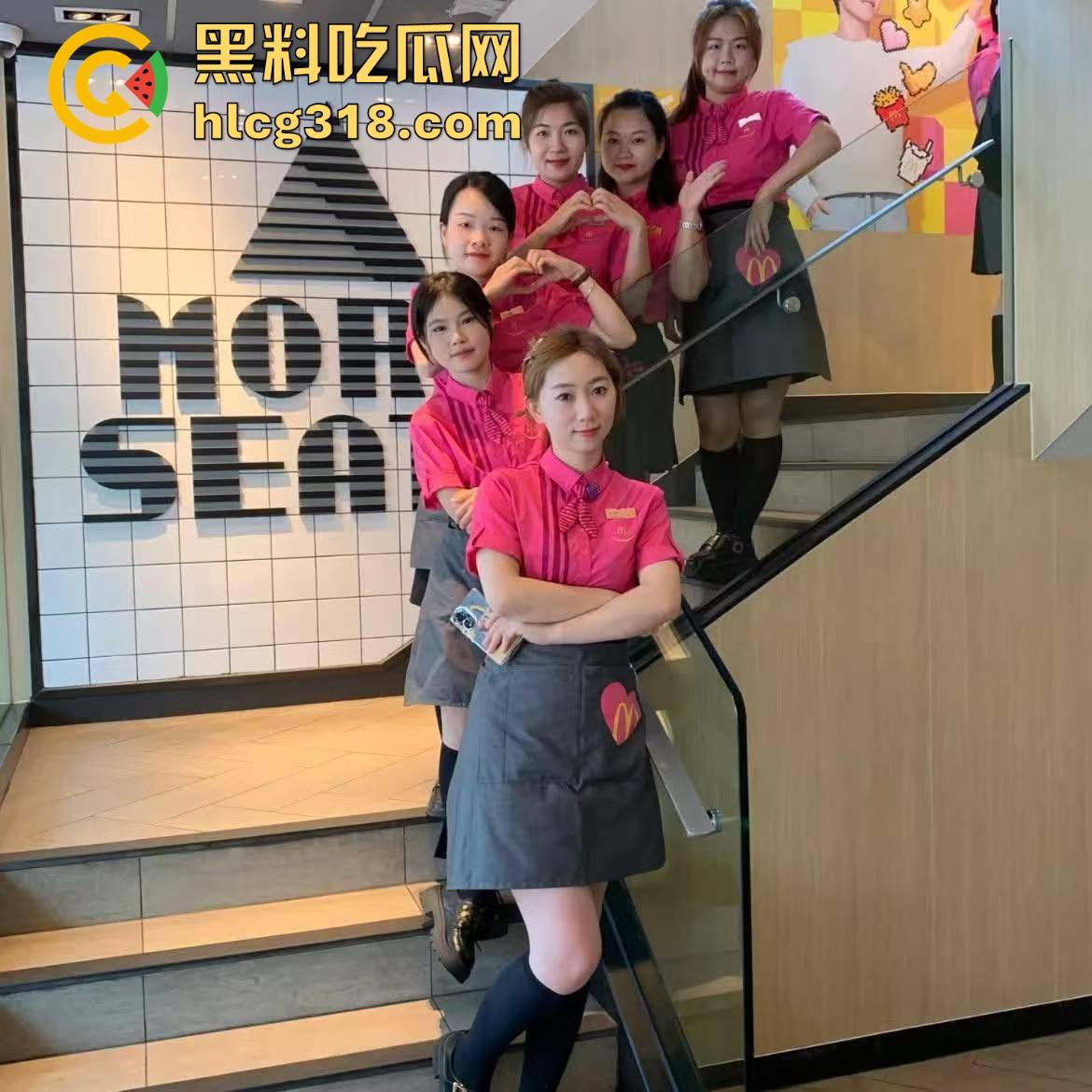 约炮南宁火车站麦当劳女服务员!脱下工作制服没想到身材这么有料,无套内射,麦当劳确实好吃!-4