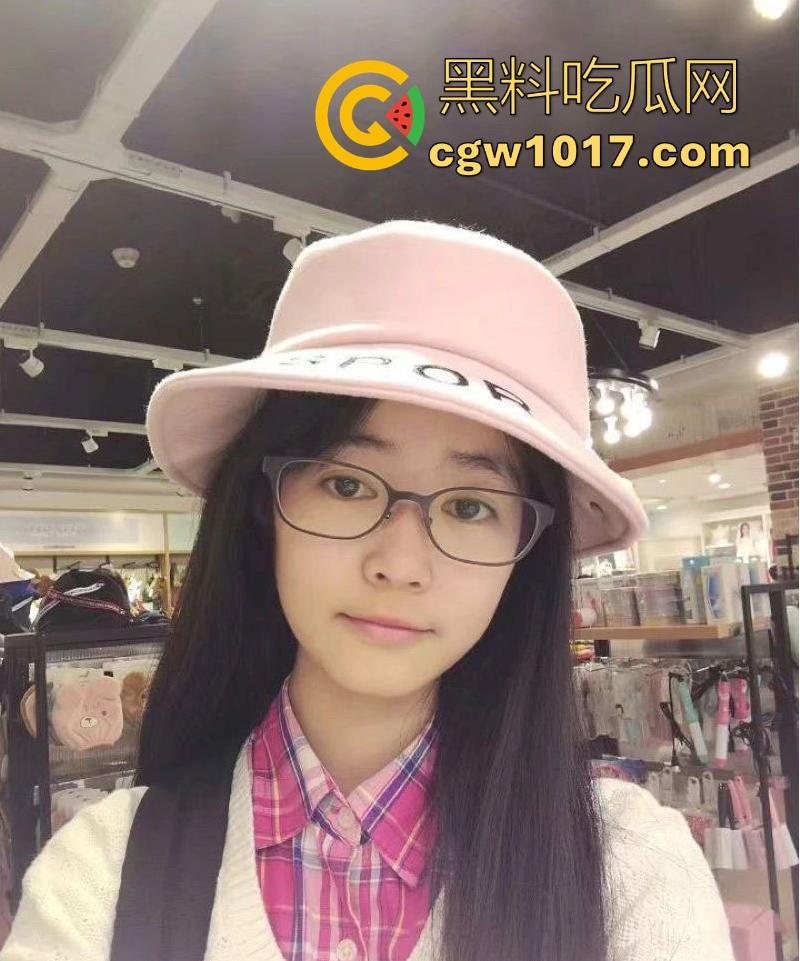 职校甜妹【吴千语】性爱视频流出,可爱白月光从清纯到反差,各种淫荡做爱过程,粉嫩的小穴已经雀黑无比!-1