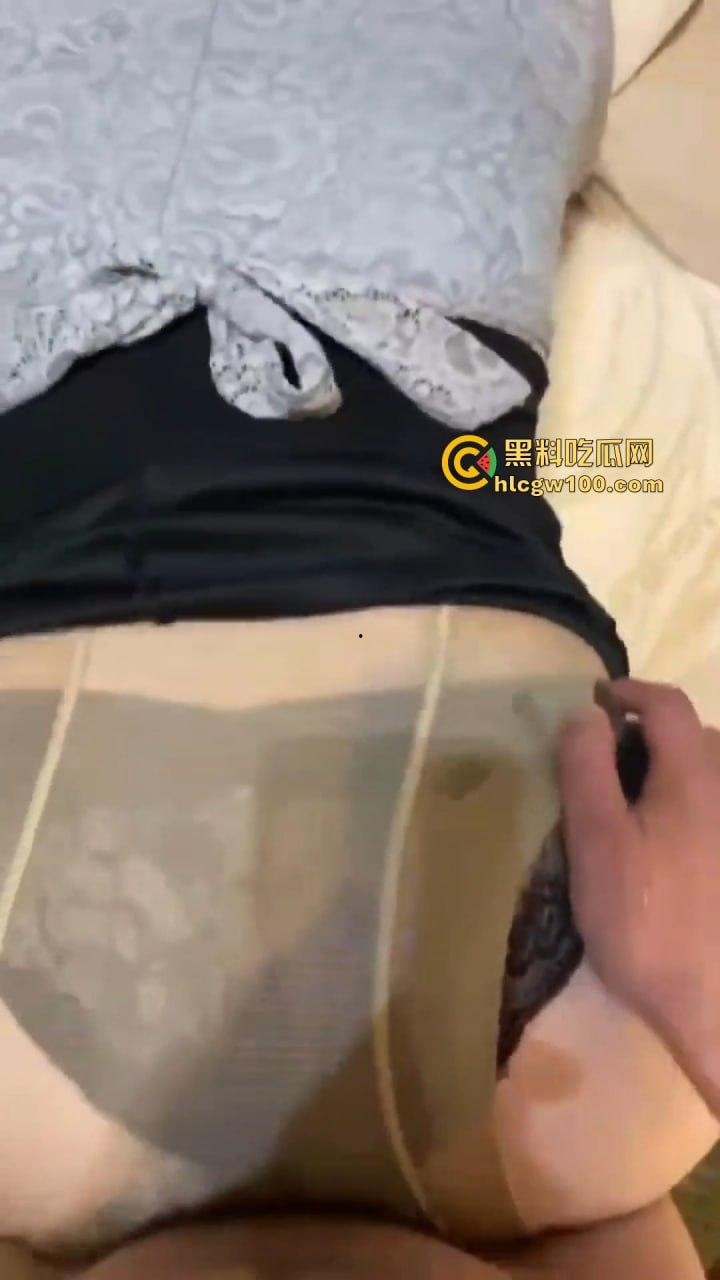 抖音成熟御姐【魔都女人俗称魔女】不良视频曝光，极品尤物风情万种啪啪漏奶，成熟女人的魅力太吸引人了！-20