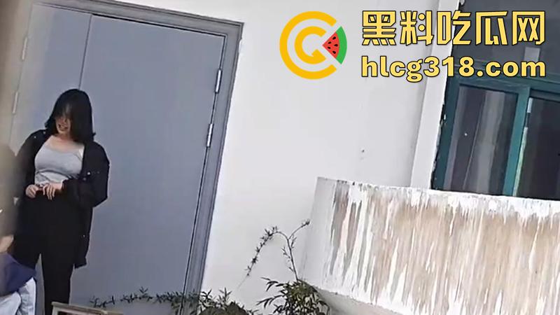 高中生小情侣学校楼顶露出做爱,无人的小拐角当场脱光女上位抽插,大奶学生妹性欲很强啊!-6