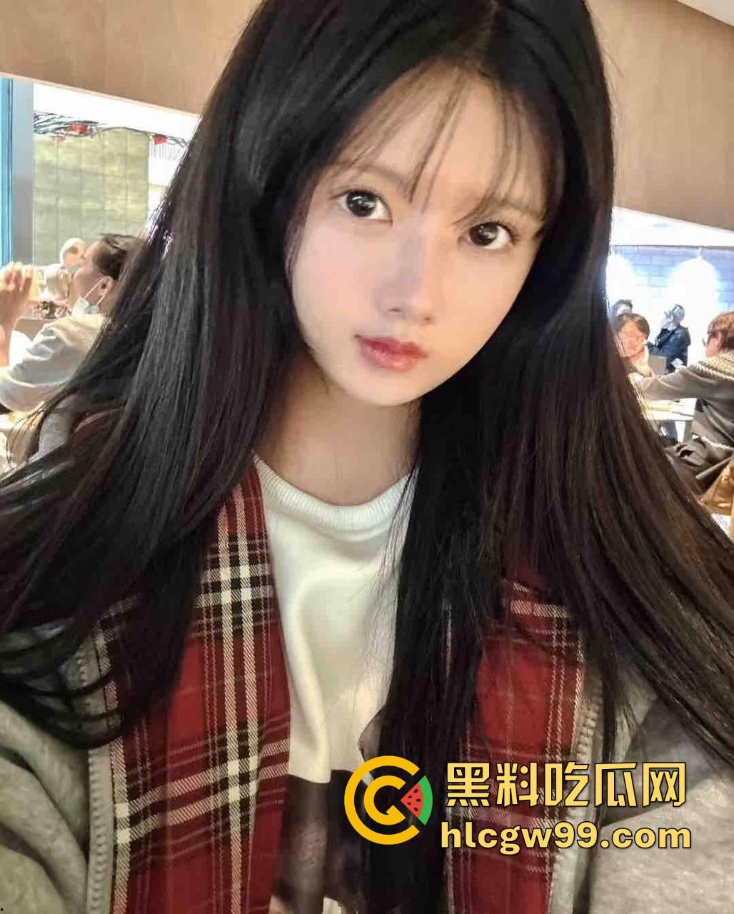 集美为流量拼了,大螃蟹塞裤裆,大钳子夹到B直接红肿,疼到跳起来嗷嗷叫还舍不得掏出来!-1