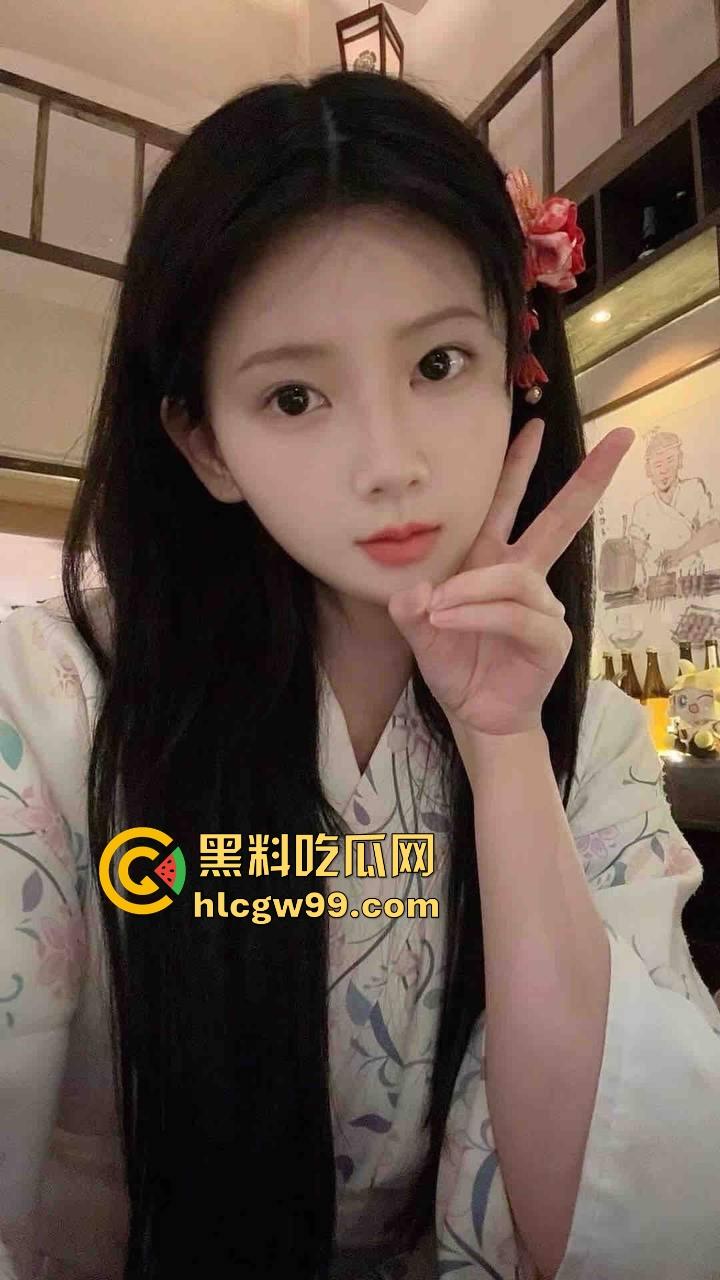 集美为流量拼了,大螃蟹塞裤裆,大钳子夹到B直接红肿,疼到跳起来嗷嗷叫还舍不得掏出来!-5