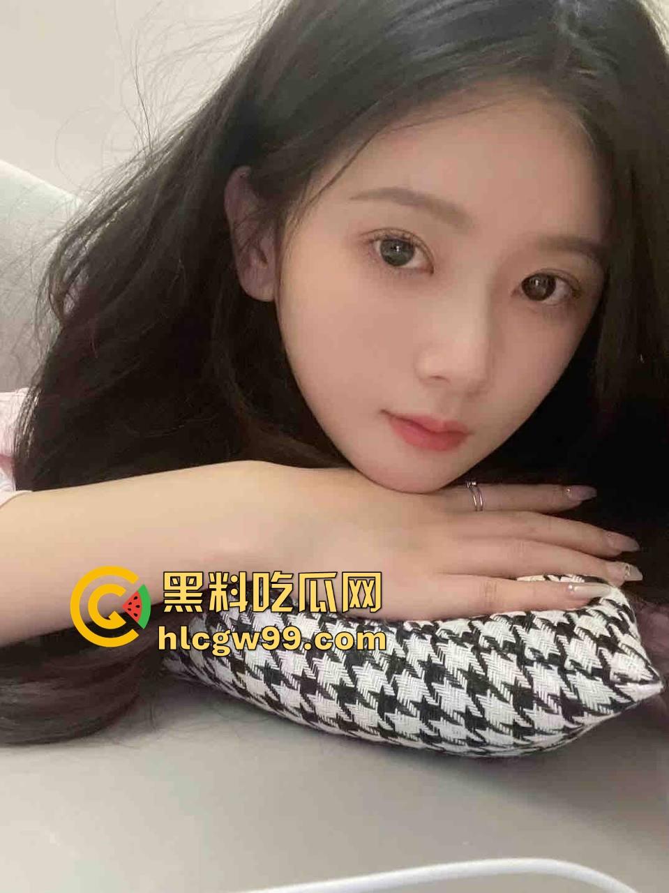 集美为流量拼了,大螃蟹塞裤裆,大钳子夹到B直接红肿,疼到跳起来嗷嗷叫还舍不得掏出来!-8