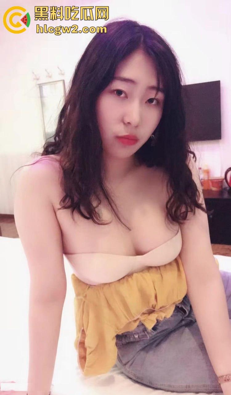 已婚反差小少妇与老公私密日常曝光!口活好得离谱,玩得不小心泚得满脸都是!-6