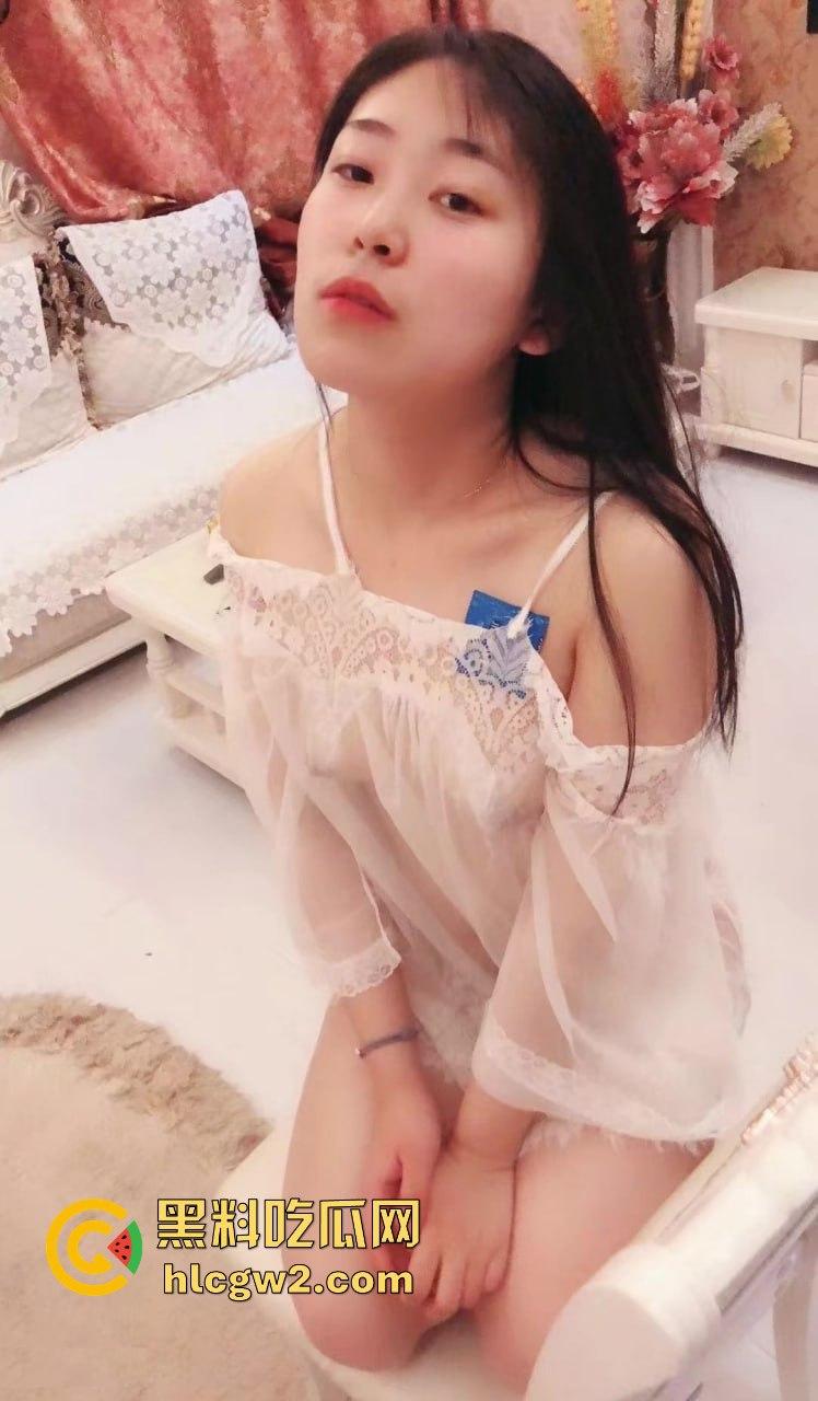 已婚反差小少妇与老公私密日常曝光!口活好得离谱,玩得不小心泚得满脸都是!-8