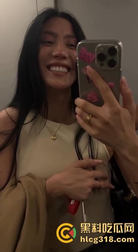 约炮成熟御姐,真空巨乳勾引奶头清晰可见,直接没忍住上手了,无套内射蜜桃嫩穴,真是人间极品!-5