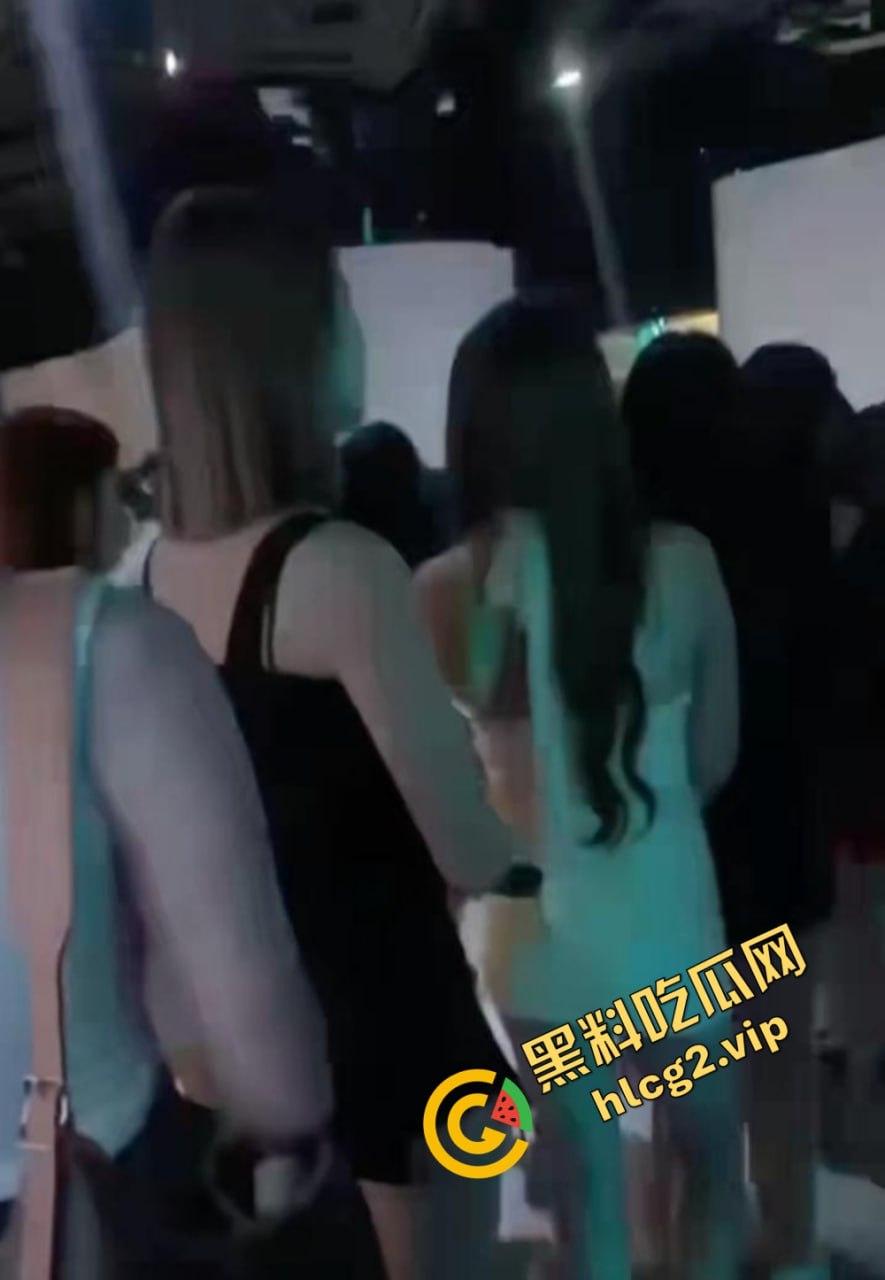 武汉中信设计院院长KTV团建集体嫖娼,事后院长自己举报自己操作绝了!-5