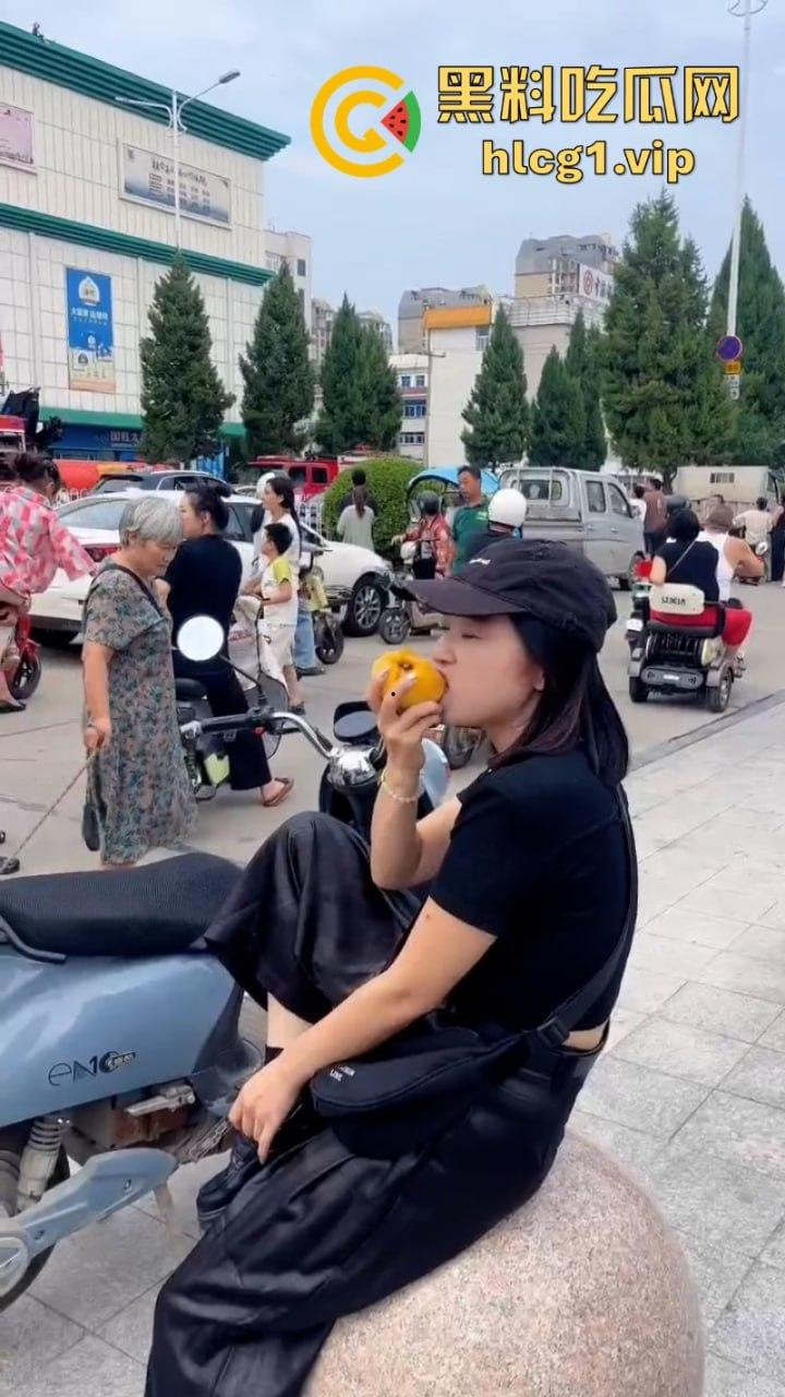 美女有什么烦恼呢!安徽亳州谯城区人民路盖盛祥 一美女想不开跳楼!-4