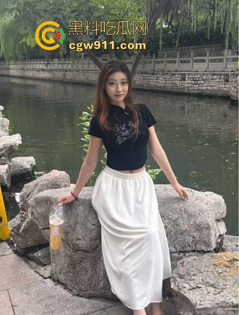 浙江反差女大【王钰婷】不雅视频流出,白虎蜜穴粉嫩诱人,约炮成瘾榨精母狗,无套爆操叫声超淫!-1