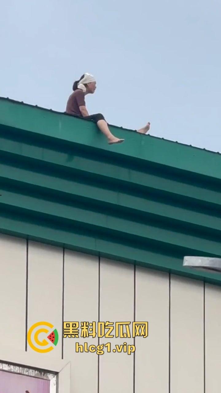 美女有什么烦恼呢!安徽亳州谯城区人民路盖盛祥 一美女想不开跳楼!-7