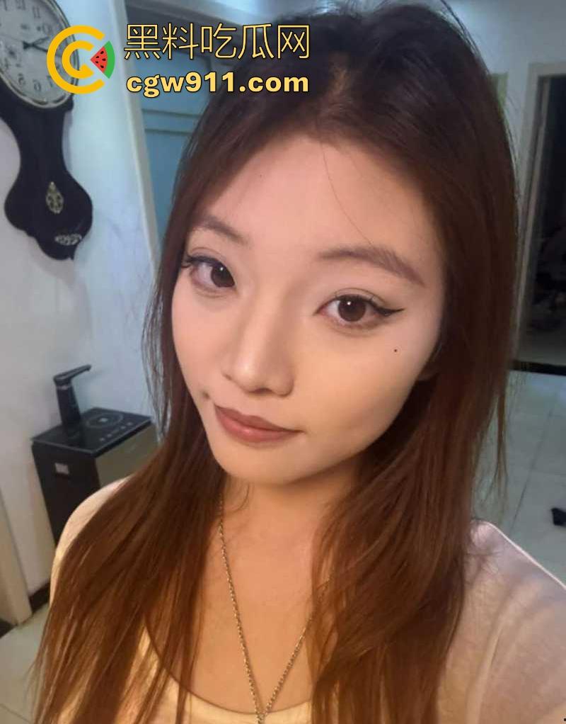 浙江反差女大【王钰婷】不雅视频流出,白虎蜜穴粉嫩诱人,约炮成瘾榨精母狗,无套爆操叫声超淫!-5