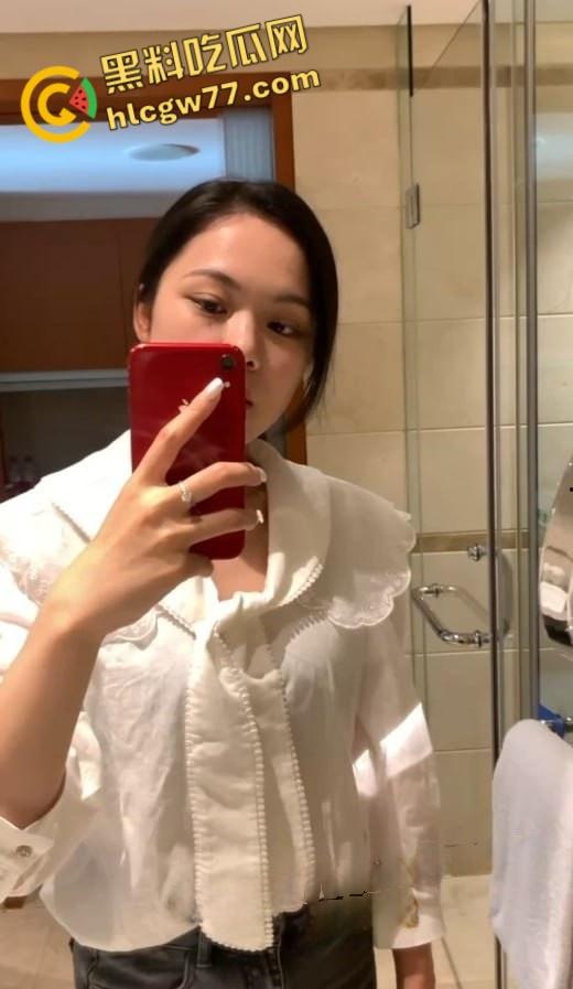 极品气质美女【刘心怡】从大学开始被金主包养 口交毒龙通通会 捆绑调教爆操一样不少 束缚四肢当狗爬!-1