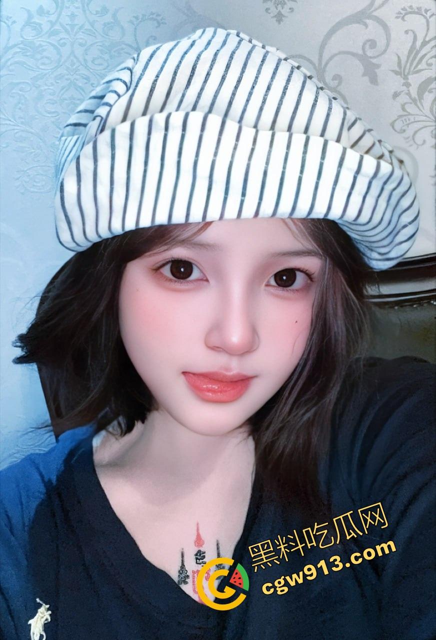 三十岁风骚已婚阿姨半夜敲我门,黑丝吊带内裤让我内射她,主动扒开骚穴让我舔,换着姿势猛干半小时!-1