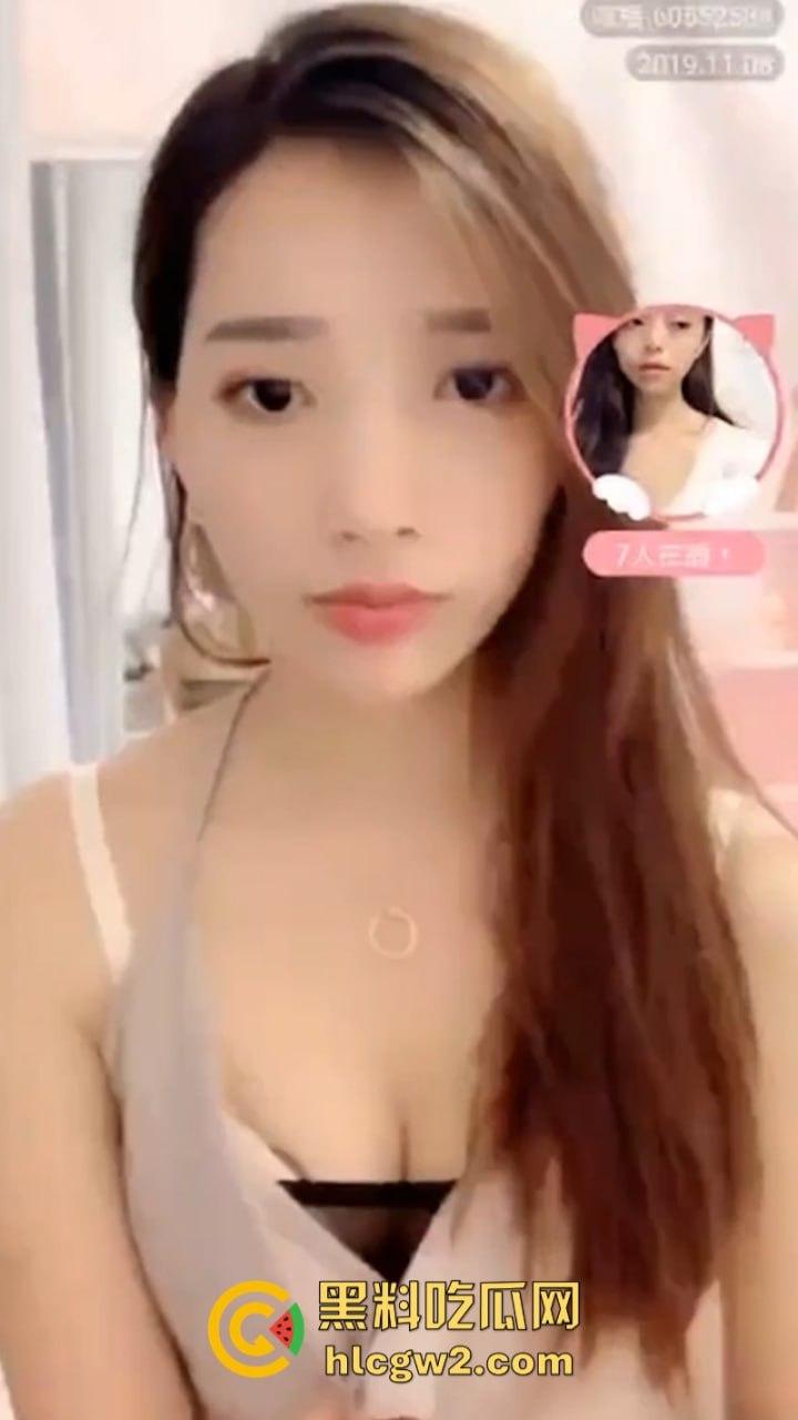 先天炮架圣体抖音网红【000】 付费福利流出 逆天美腿配黑丝 丁字骚裤抠肥逼 简直极品!-12