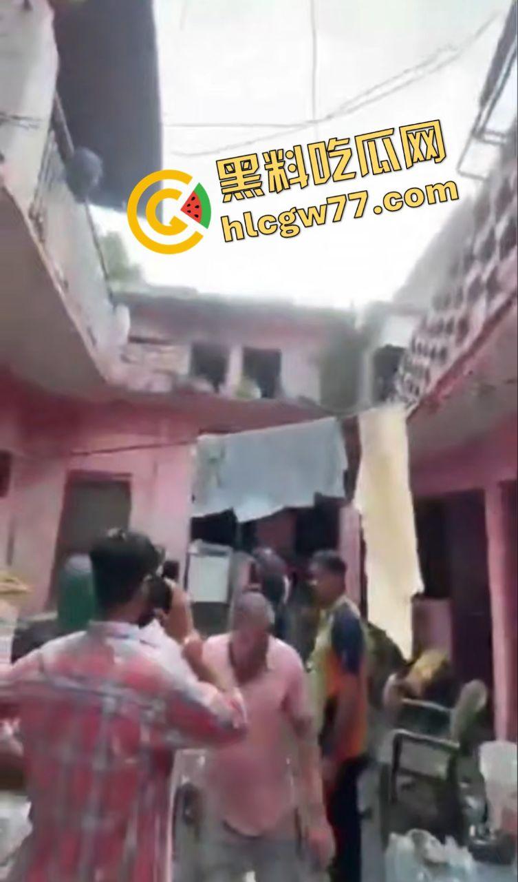 印巴局势炸裂!指挥官游戏玩多了,在游戏中的战术全部实施到现实中了!农民头被炸烂!-6