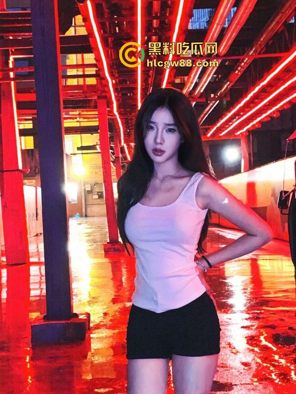 抖音美艳御姐骚鸡【917】长期约炮土豪大哥白浆泛滥成灾,拽着头发不停深喉口爆求饶喊不行!-3