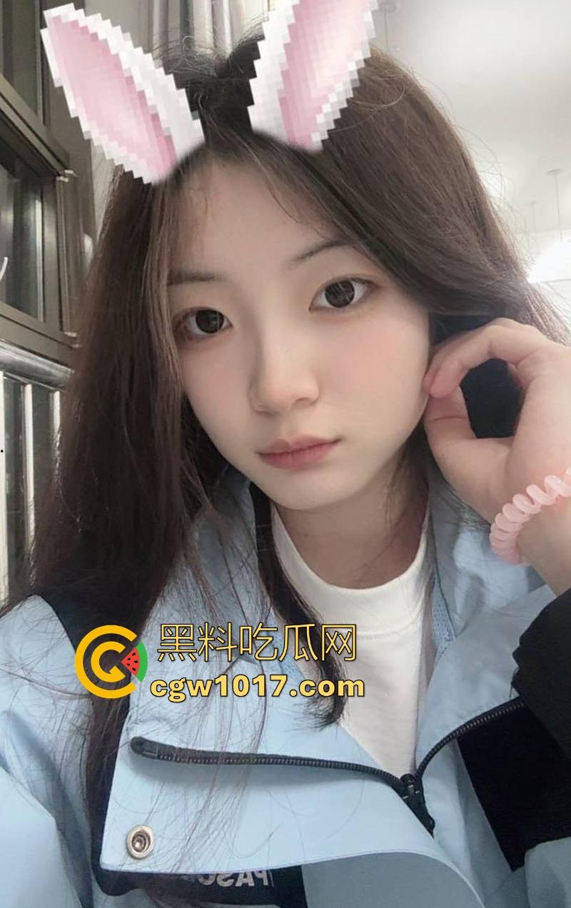 常州技术职业学院反差小母狗【张晴晴】红色情趣内衣撩人,深喉口交骑乘后入,任金主肆意玩弄,欲罢不能!-1