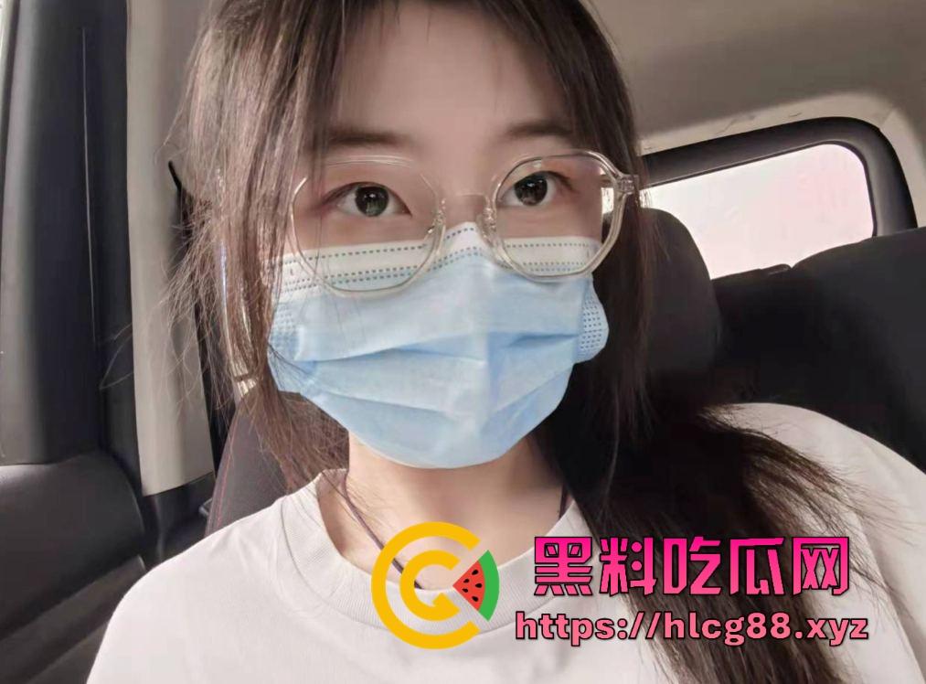 宁夏银川传媒骚婊『王思辉』网调露逼照撸爆鸡巴，寒假提双飞翻脸拉黑，母狗骚脸装纯还是真婊？-5