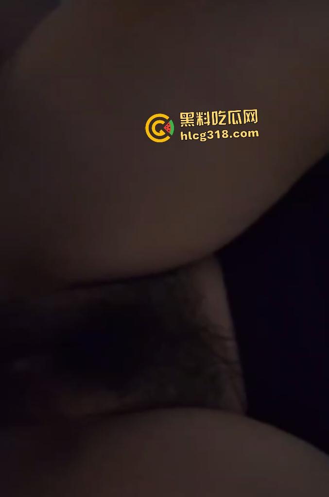 四川成都高中生【蒋佳佳】被调教穿情趣制服!生活照苗条,床上却是巨乳丰满身材!-5